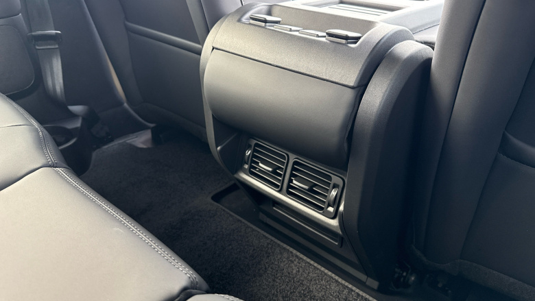 Land Rover Defender 3.0 D250 X-Dynamic SE 90 3dr Auto [6 Seat] Diesel Estate